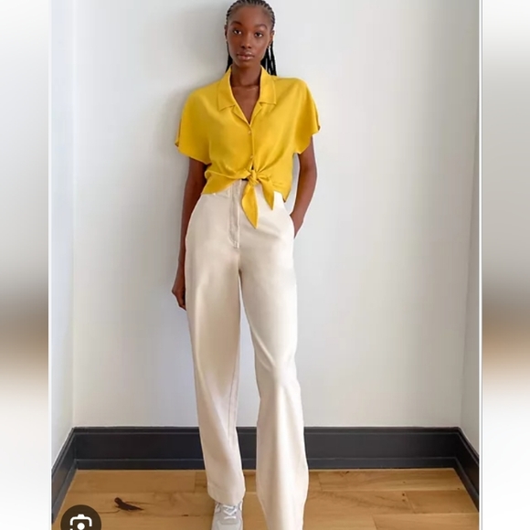 Aritzia Tops - ARITZIA Front tie blouse